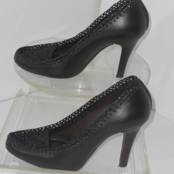 BURBERRY CLASSIC VINTAGE PUMPS SIZE (39) 9M - Picture 1 of 8